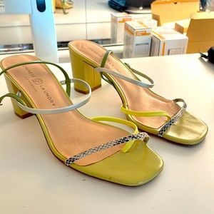 Chinese Laundry Wedges